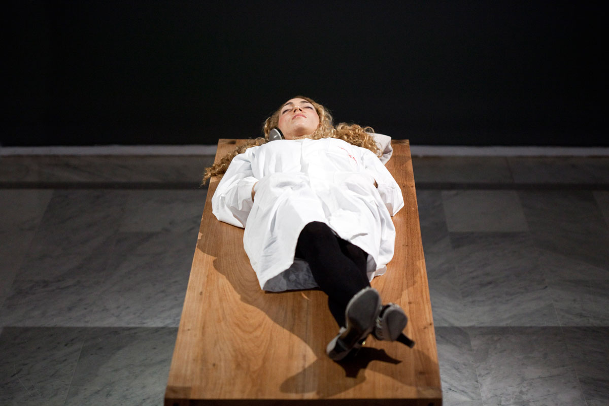 THE ABRAMOVIĆ METHOD Marina Abramović PAC Milano 2012